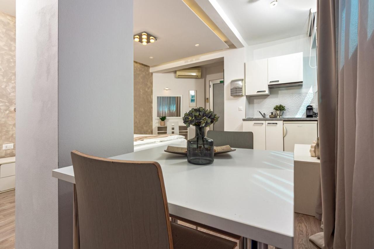 Apartments Lovret Flowers Сплит Экстерьер фото