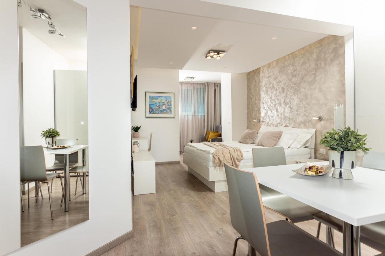 Apartments Lovret Flowers Сплит Экстерьер фото