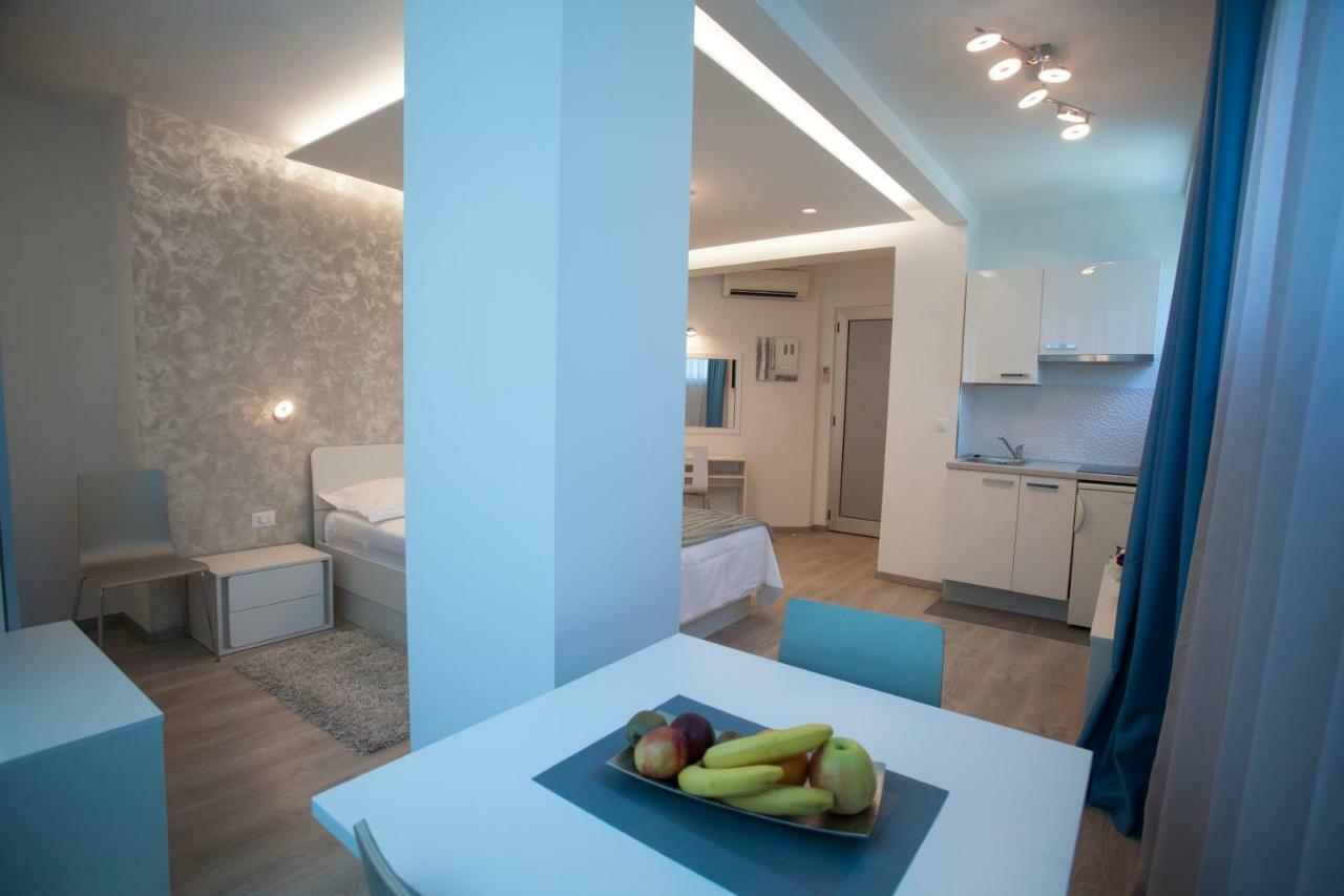 Apartments Lovret Flowers Сплит Экстерьер фото