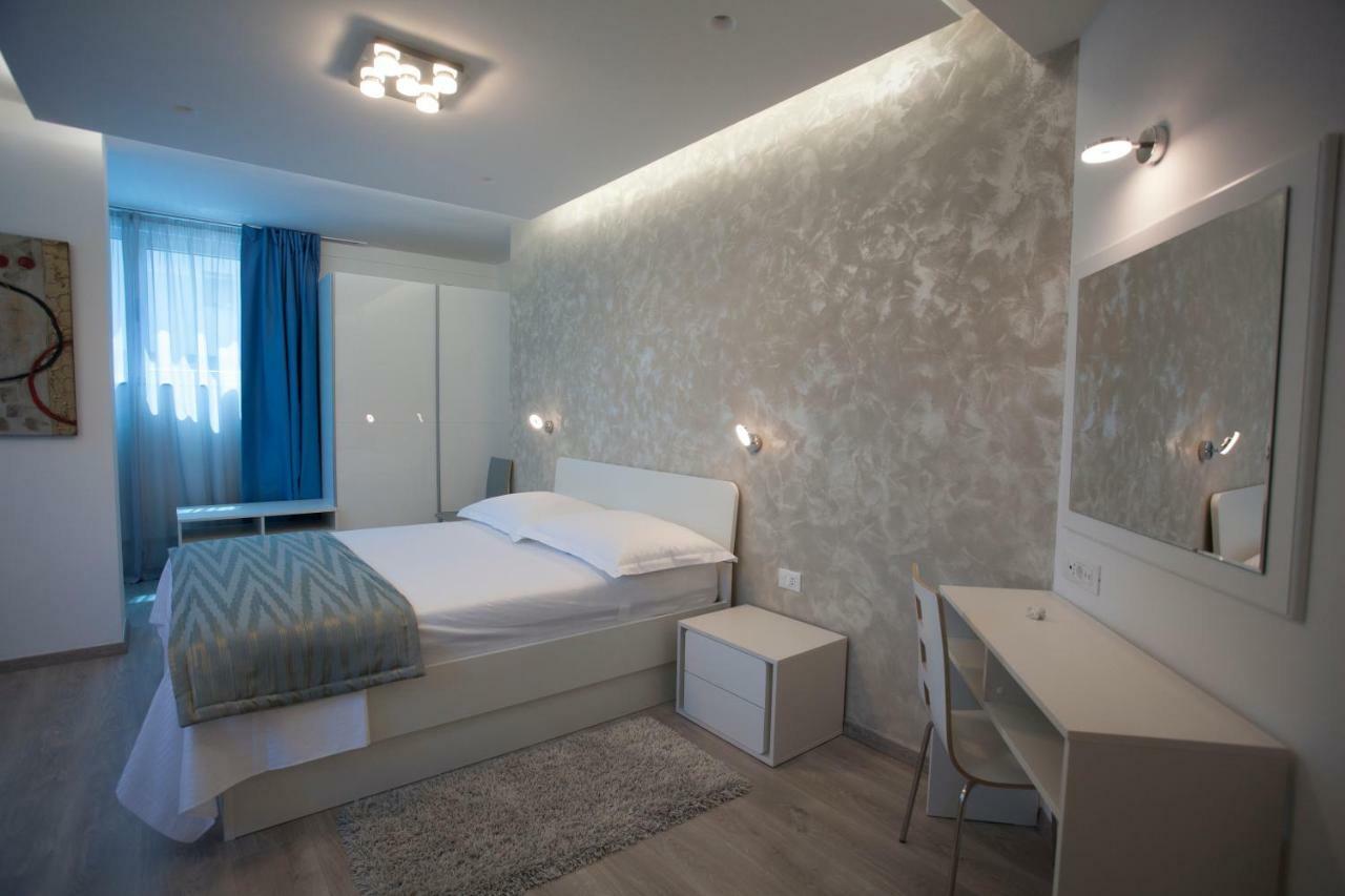 Apartments Lovret Flowers Сплит Экстерьер фото