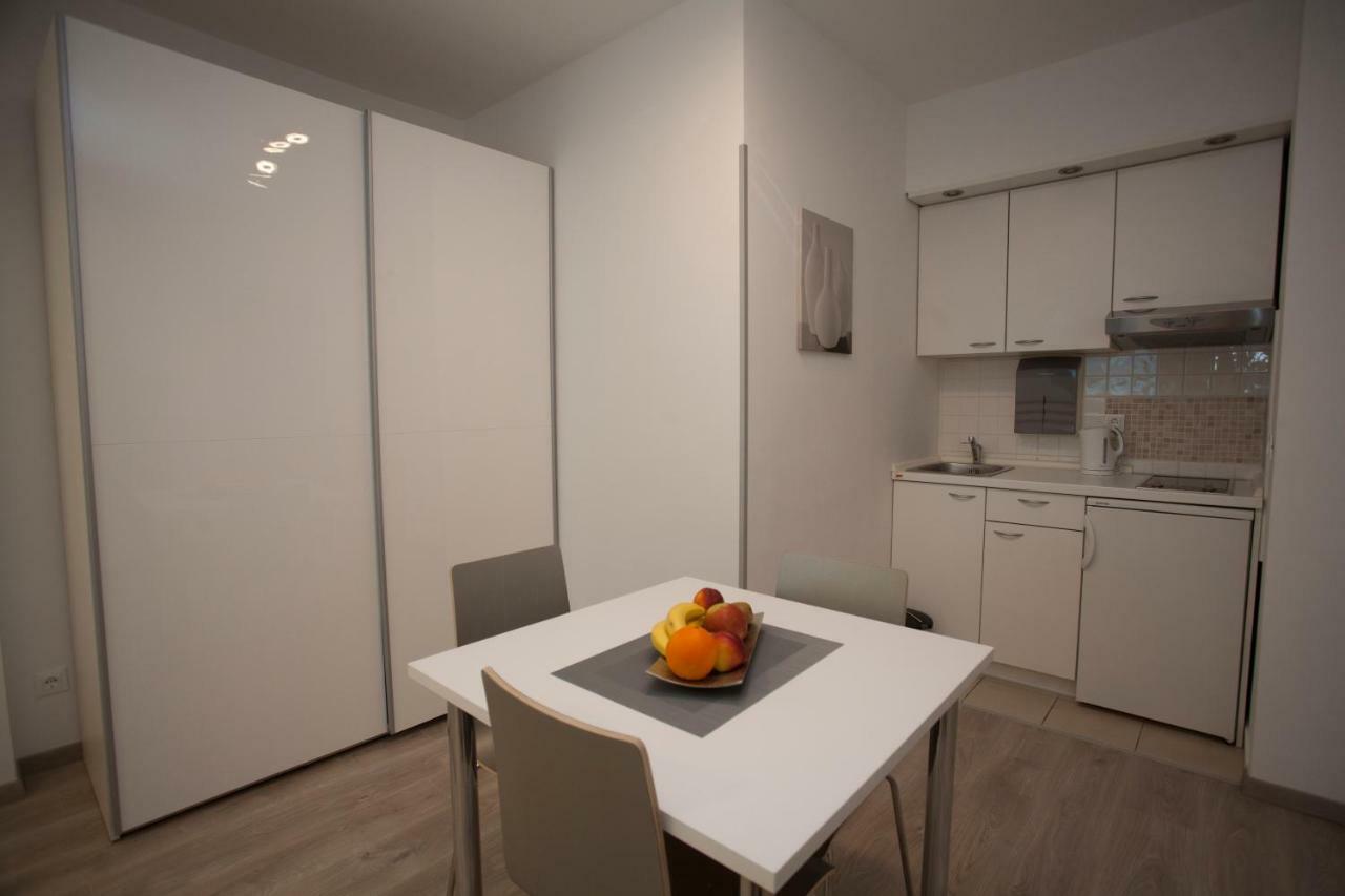 Apartments Lovret Flowers Сплит Экстерьер фото