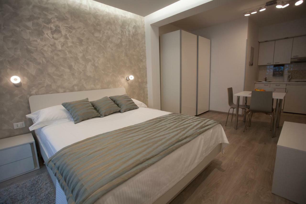 Apartments Lovret Flowers Сплит Экстерьер фото